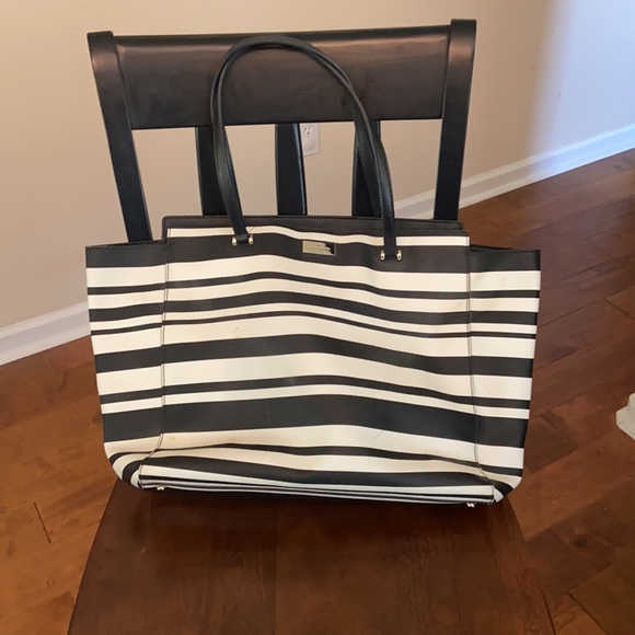 Kate spade large tote with matching wallet!! - Picture 5 of 10